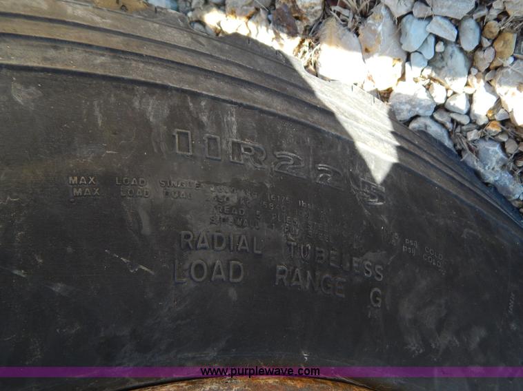 image for item H3810 1996 International 4900 dump truck