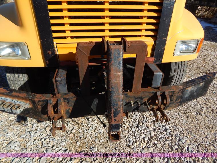 image for item H3810 1996 International 4900 dump truck