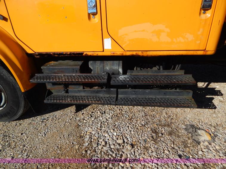 image for item H3810 1996 International 4900 dump truck