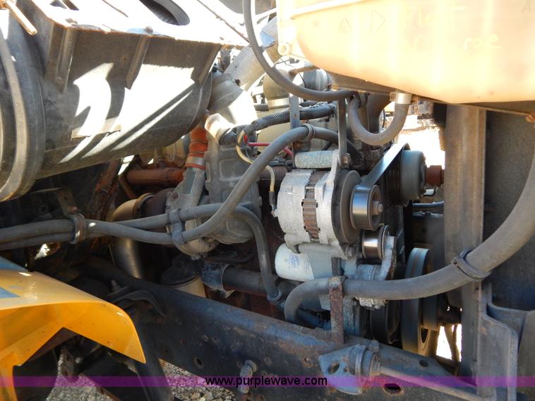 image for item H3810 1996 International 4900 dump truck