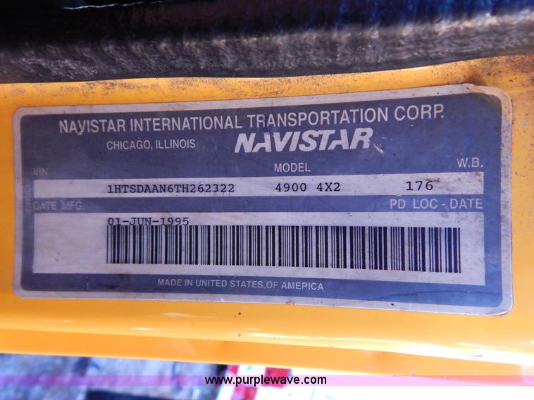 image for item H3810 1996 International 4900 dump truck