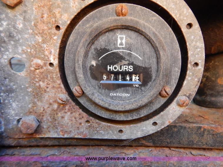 image for item H3810 1996 International 4900 dump truck