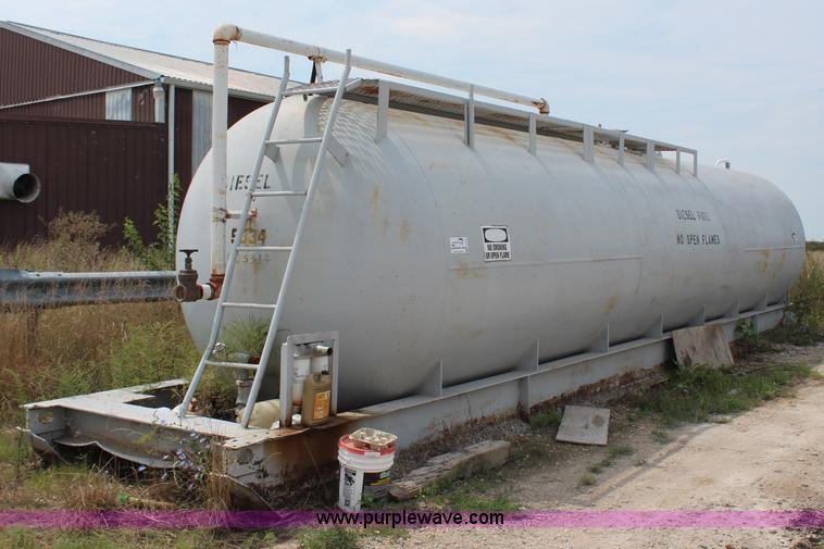 image for item H6529 10,000 gallon fuel tank on skid