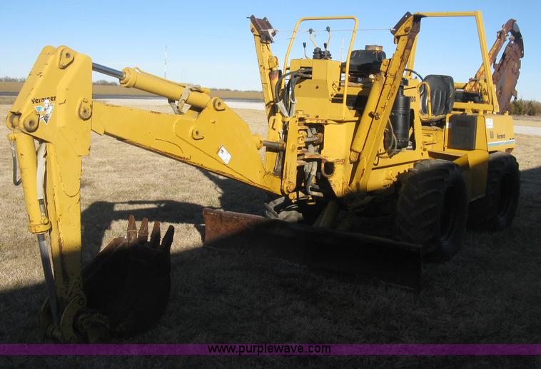 image for item I5717 1997 Vermeer V8100 trencher