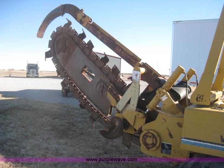 image for item I5717 1997 Vermeer V8100 trencher