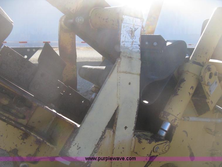 image for item I5717 1997 Vermeer V8100 trencher