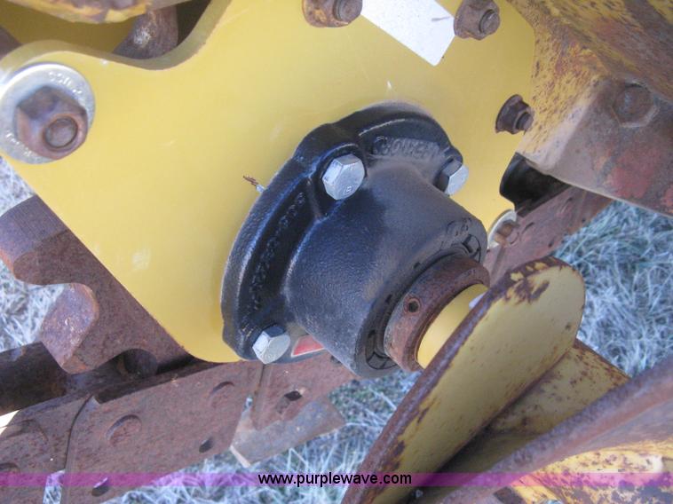 image for item I5717 1997 Vermeer V8100 trencher