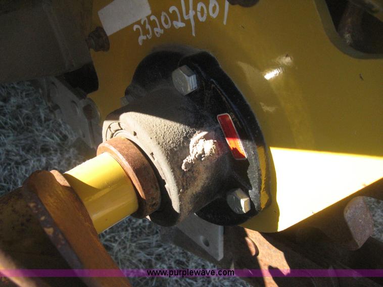 image for item I5717 1997 Vermeer V8100 trencher