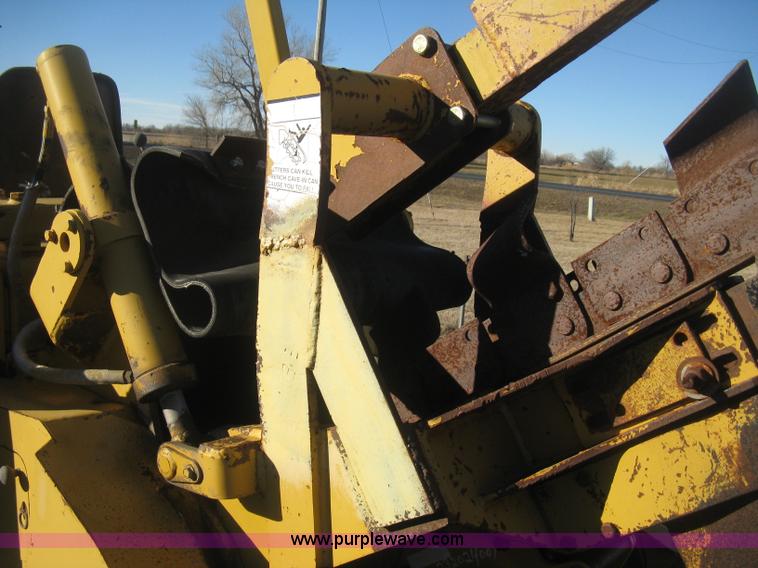 image for item I5717 1997 Vermeer V8100 trencher