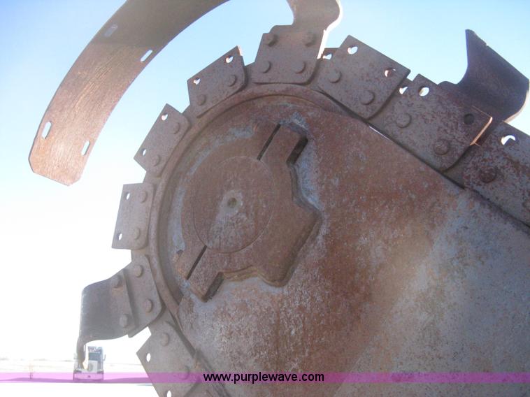 image for item I5717 1997 Vermeer V8100 trencher