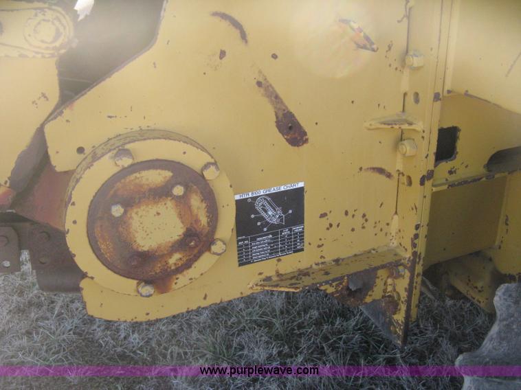 image for item I5717 1997 Vermeer V8100 trencher