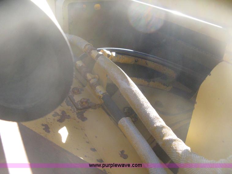 image for item I5717 1997 Vermeer V8100 trencher