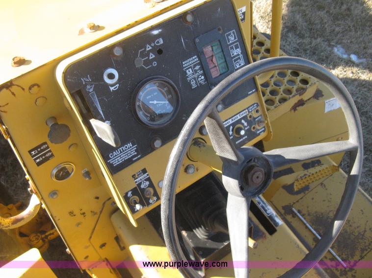 image for item I5717 1997 Vermeer V8100 trencher