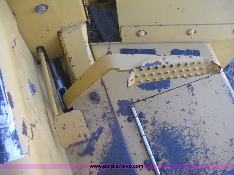 image for item I5717 1997 Vermeer V8100 trencher