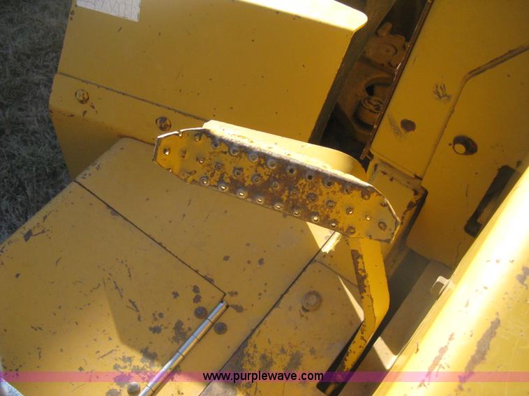 image for item I5717 1997 Vermeer V8100 trencher