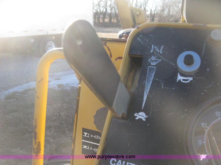 image for item I5717 1997 Vermeer V8100 trencher