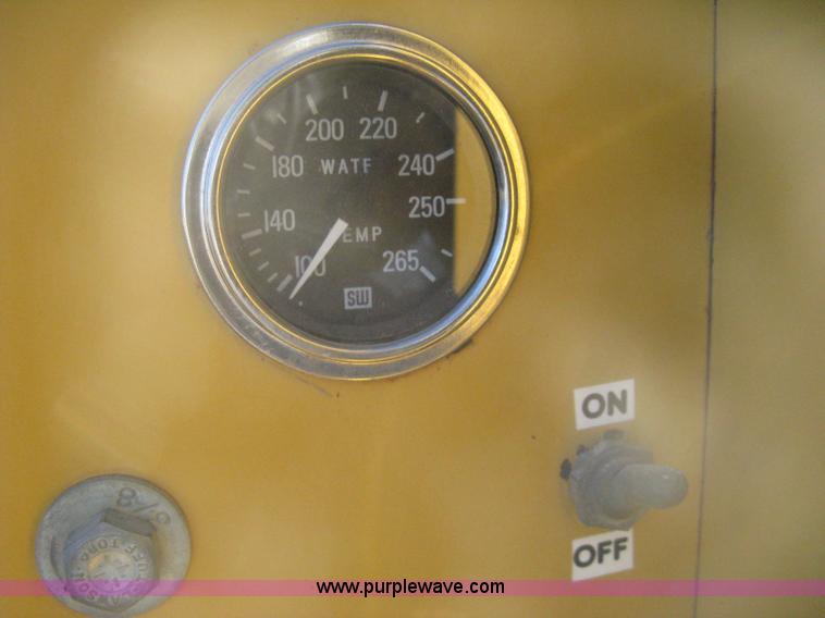 image for item I5717 1997 Vermeer V8100 trencher