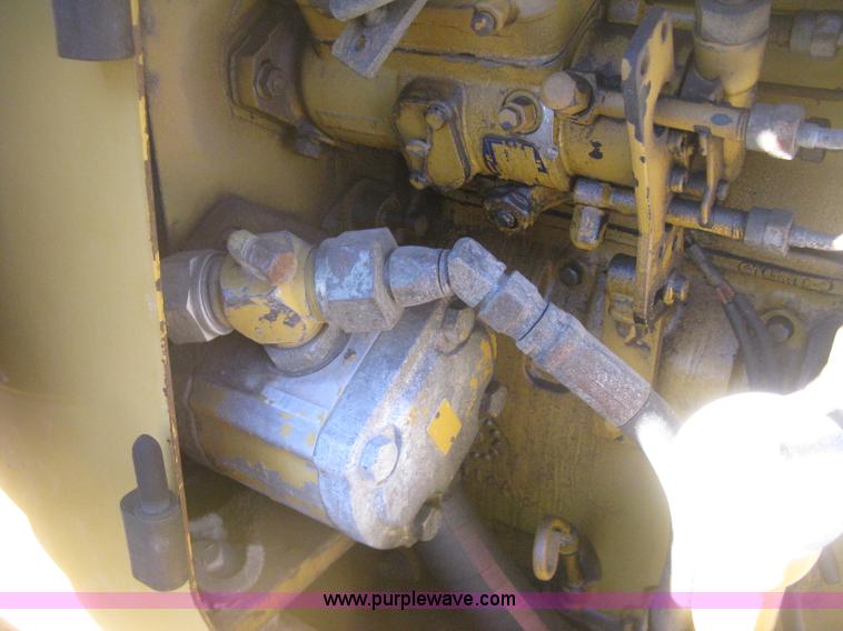 image for item I5717 1997 Vermeer V8100 trencher