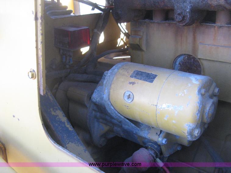 image for item I5717 1997 Vermeer V8100 trencher