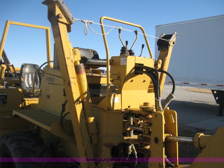 image for item I5717 1997 Vermeer V8100 trencher