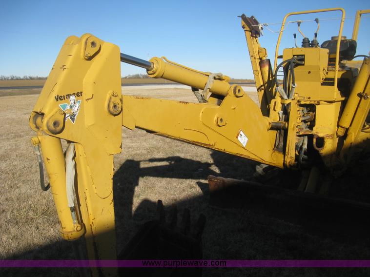 image for item I5717 1997 Vermeer V8100 trencher