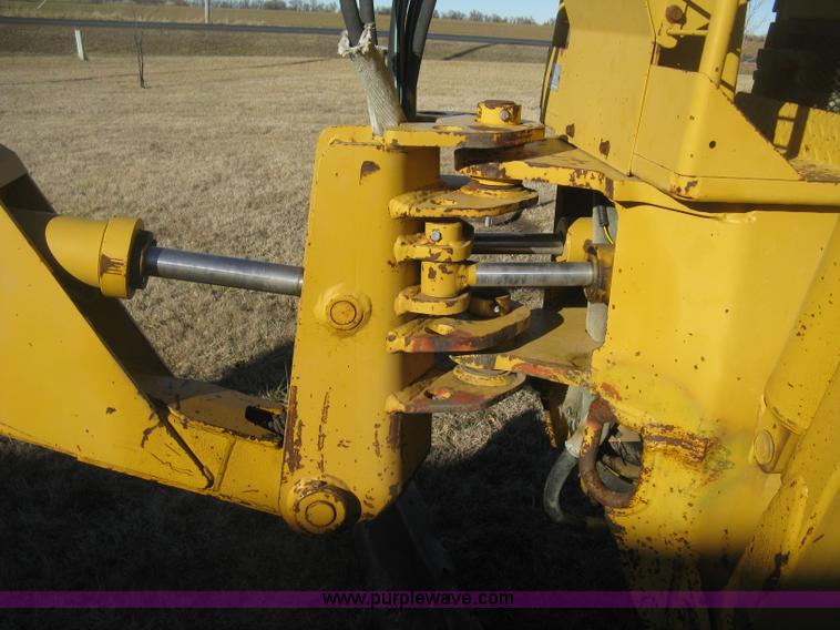 image for item I5717 1997 Vermeer V8100 trencher