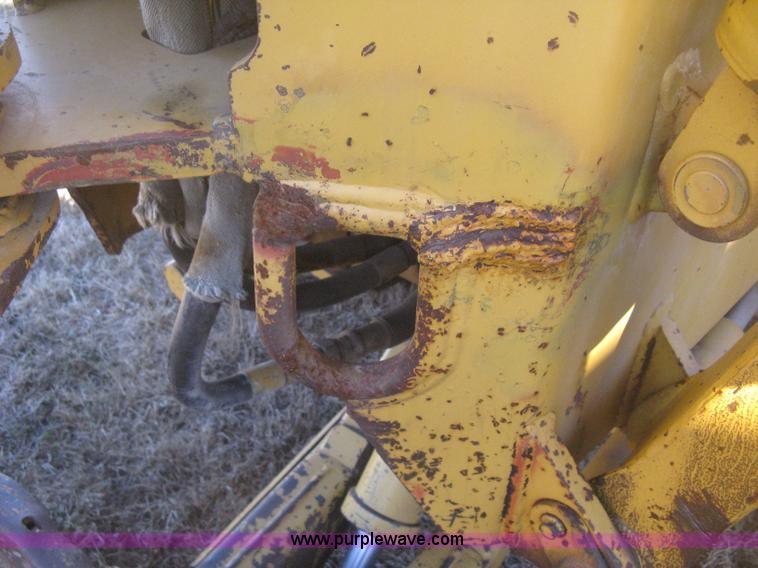 image for item I5717 1997 Vermeer V8100 trencher