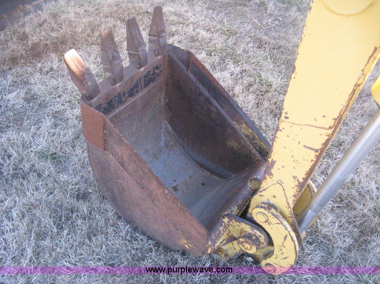 image for item I5717 1997 Vermeer V8100 trencher