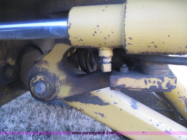 image for item I5717 1997 Vermeer V8100 trencher