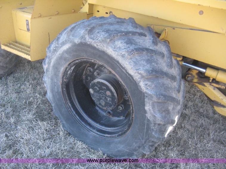image for item I5717 1997 Vermeer V8100 trencher