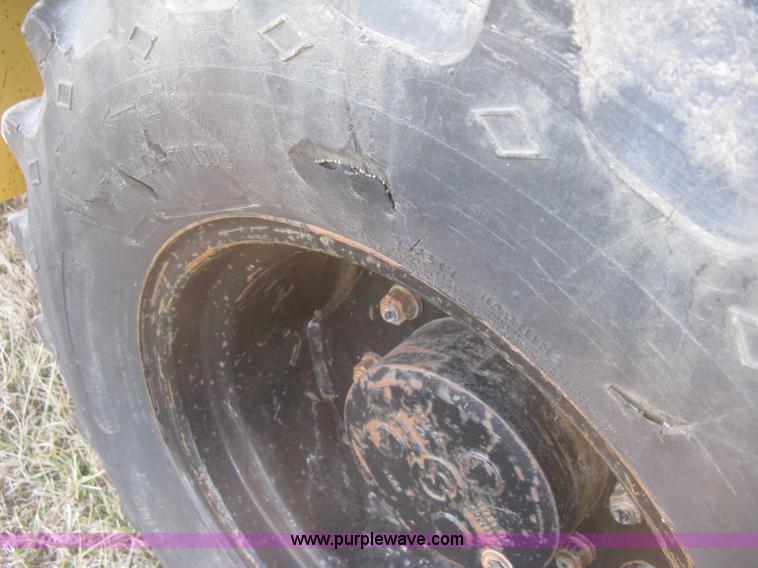 image for item I5717 1997 Vermeer V8100 trencher