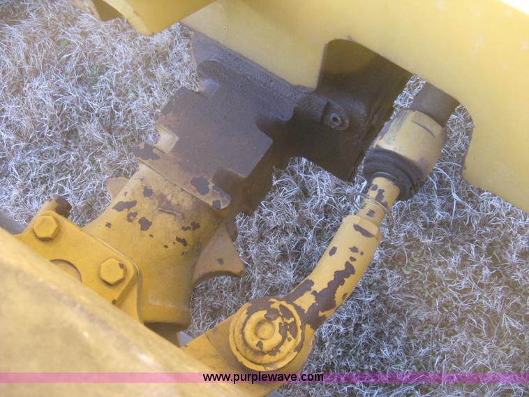 image for item I5717 1997 Vermeer V8100 trencher