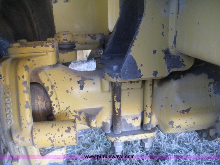 image for item I5717 1997 Vermeer V8100 trencher