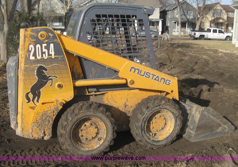 image for item I5723 2008 Mustang 2054 skid steer