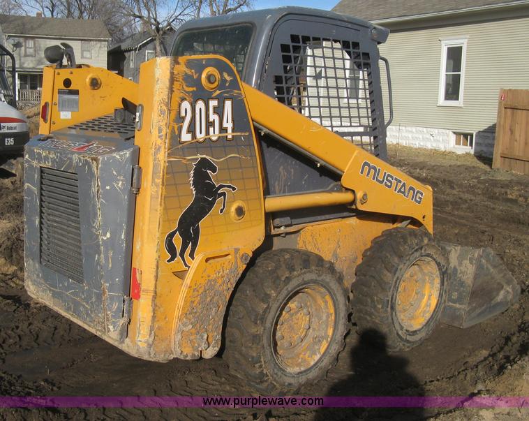 image for item I5723 2008 Mustang 2054 skid steer