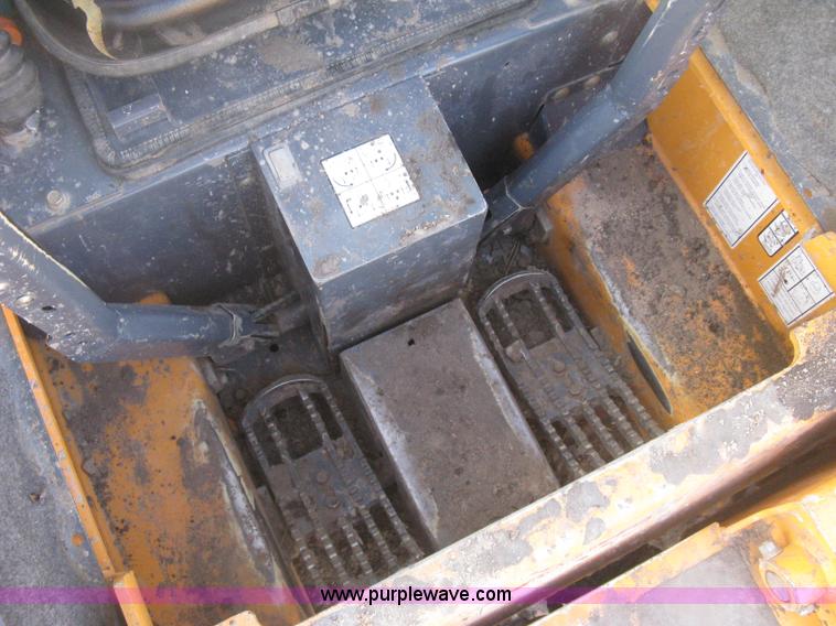 image for item I5723 2008 Mustang 2054 skid steer