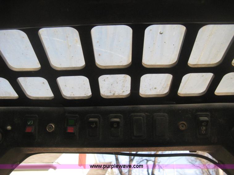 image for item I5723 2008 Mustang 2054 skid steer