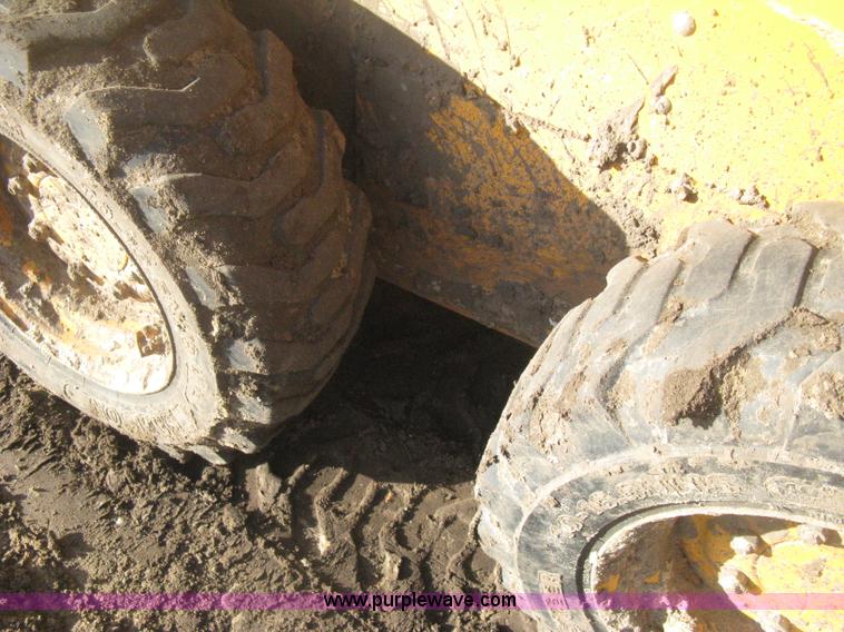 image for item I5723 2008 Mustang 2054 skid steer