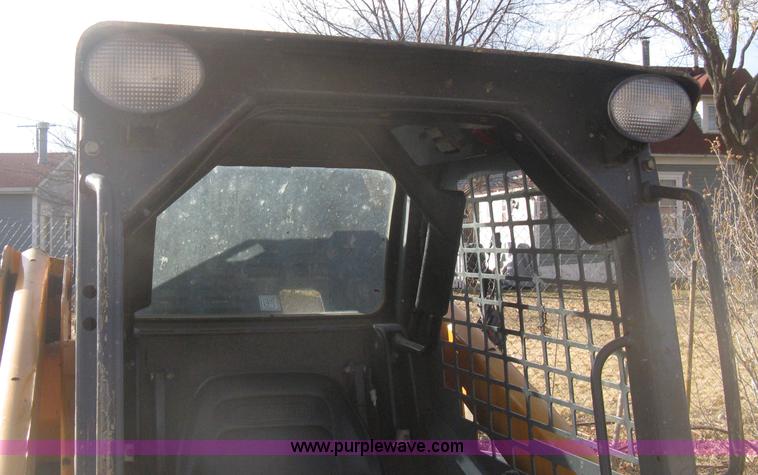image for item I5723 2008 Mustang 2054 skid steer