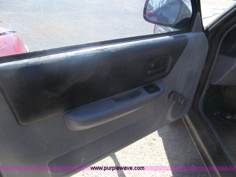 image for item G9593 1998 Jeep Cherokee SE SUV