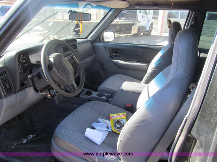 image for item G9593 1998 Jeep Cherokee SE SUV