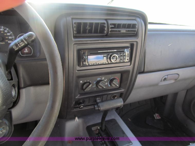 image for item G9593 1998 Jeep Cherokee SE SUV