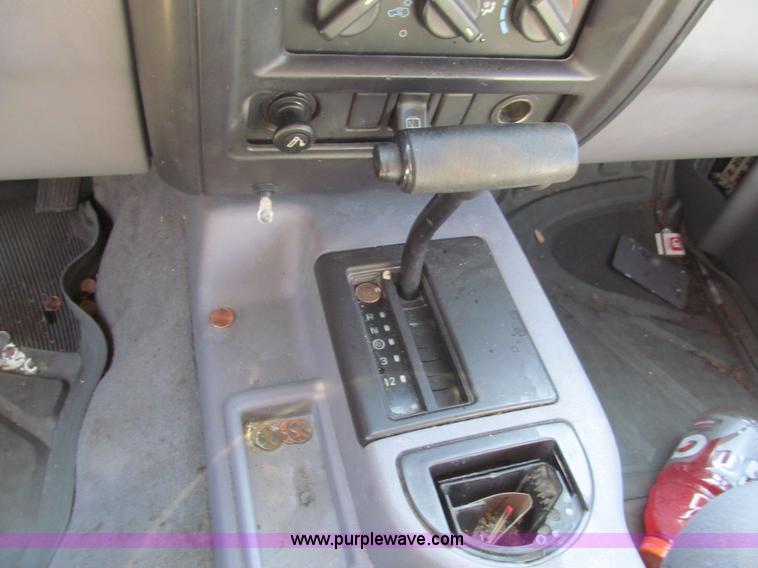 image for item G9593 1998 Jeep Cherokee SE SUV