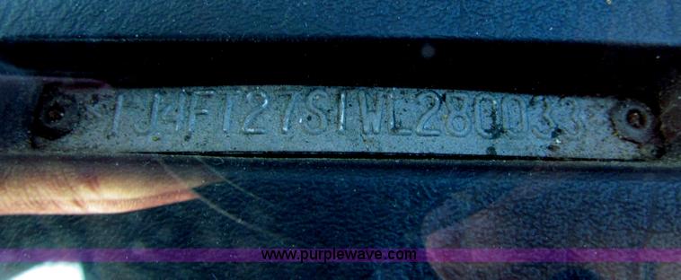 image for item G9593 1998 Jeep Cherokee SE SUV