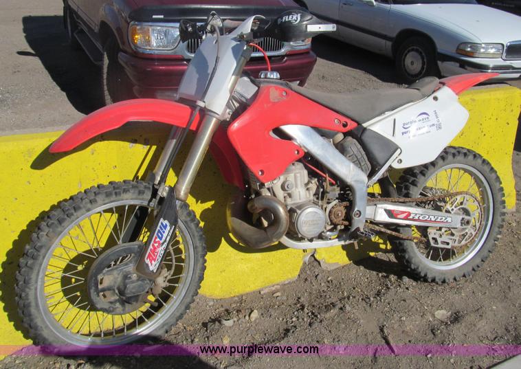 image for item G9594 2001 Honda CR250R dirt bike