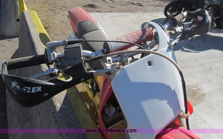 image for item G9594 2001 Honda CR250R dirt bike
