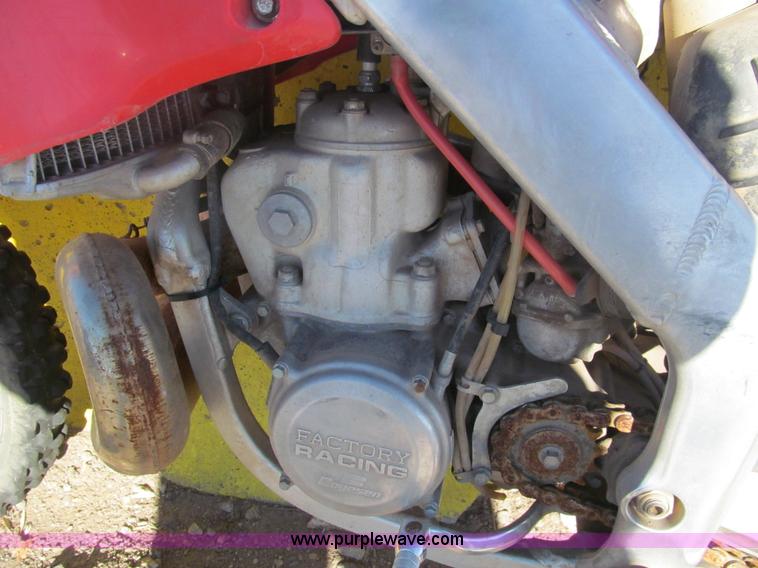 image for item G9594 2001 Honda CR250R dirt bike