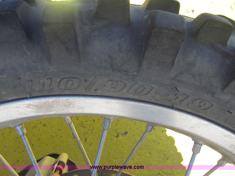 image for item G9594 2001 Honda CR250R dirt bike