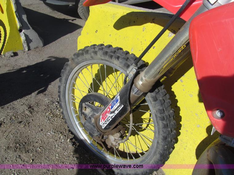 image for item G9594 2001 Honda CR250R dirt bike