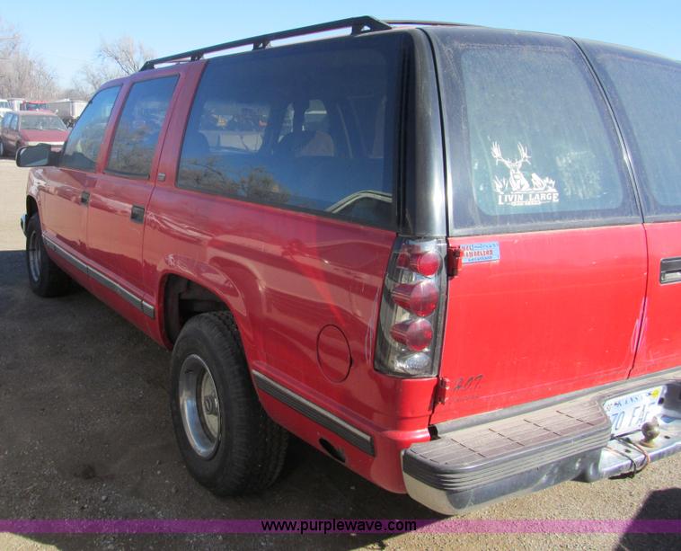 image for item G9595 1993 Chevrolet Suburban 1500 SUV
